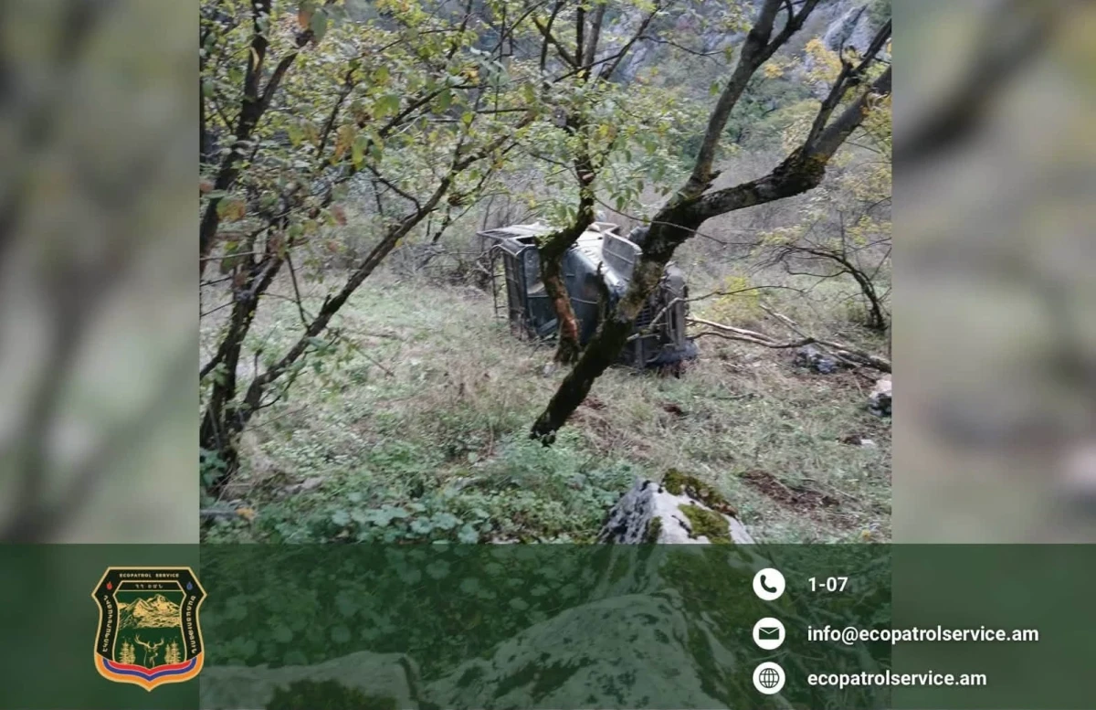 Փայտանյութով բեռնված «ՈՒԱԶ»-ի վարորդը, էկոպարեկներին տեսնելով, փորձել է փախուստի դիմել. մեքենան կողաշրջվել է
